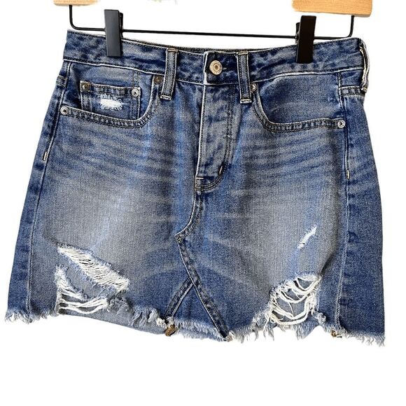 American Eagle Womens Skirt 0 Medium Wash Denim Button Fly Distressed Frayed Hem - Picture 1 of 7